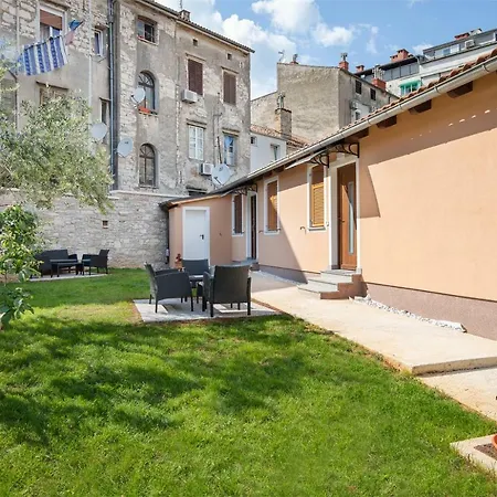 Apartments Leonardo&Mak Pula Exterior photo